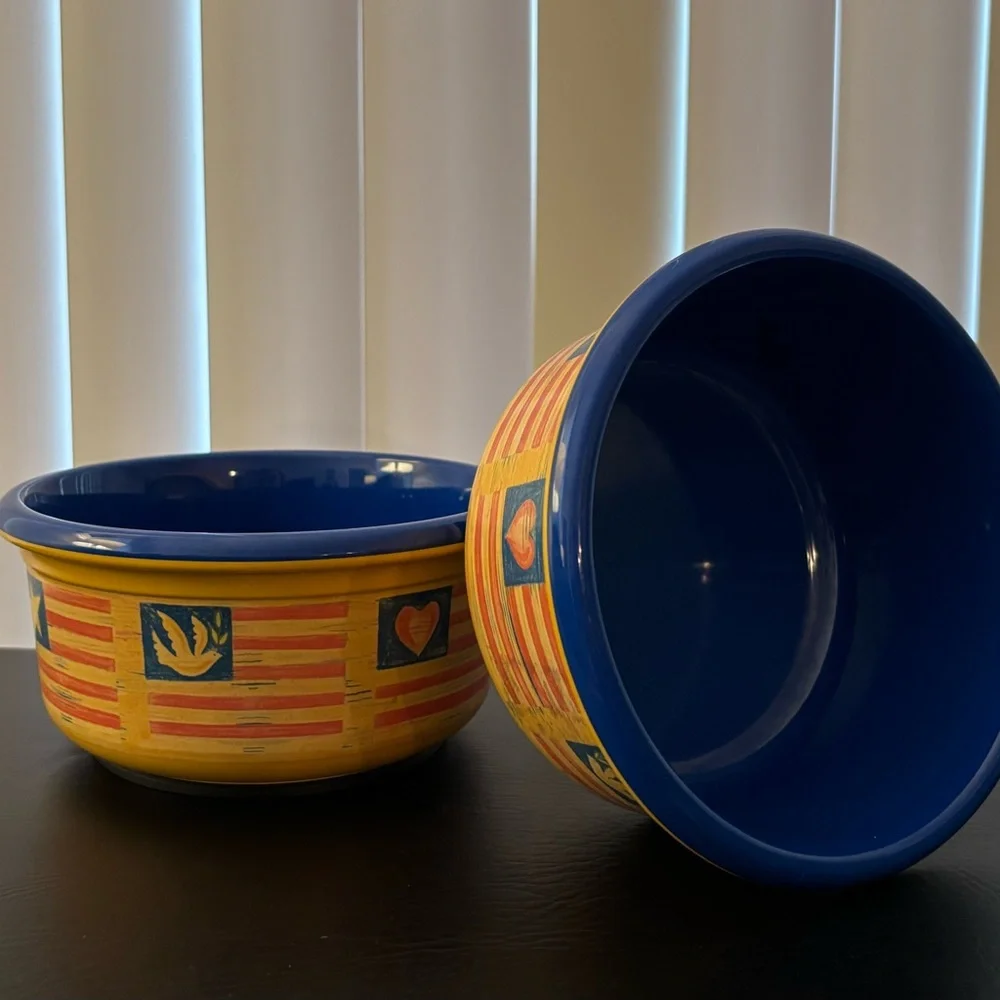 Set of Patriotic Pet Bowls (Plastic) Used in Good Shape